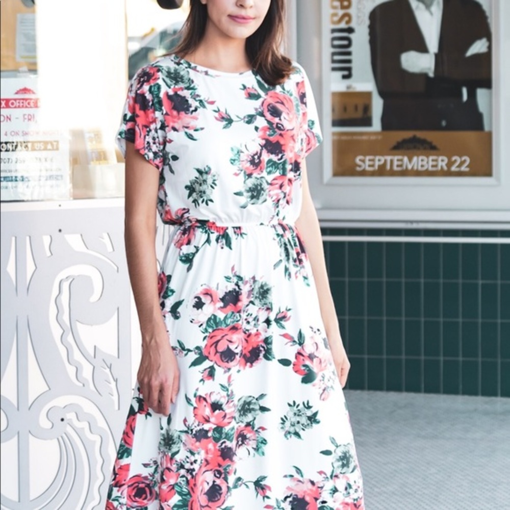 ⭐️Ivory Floral Buttery Soft Midi Dress⭐️